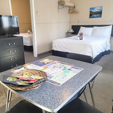 Lido Motel Radium Hot Springs Esterno foto