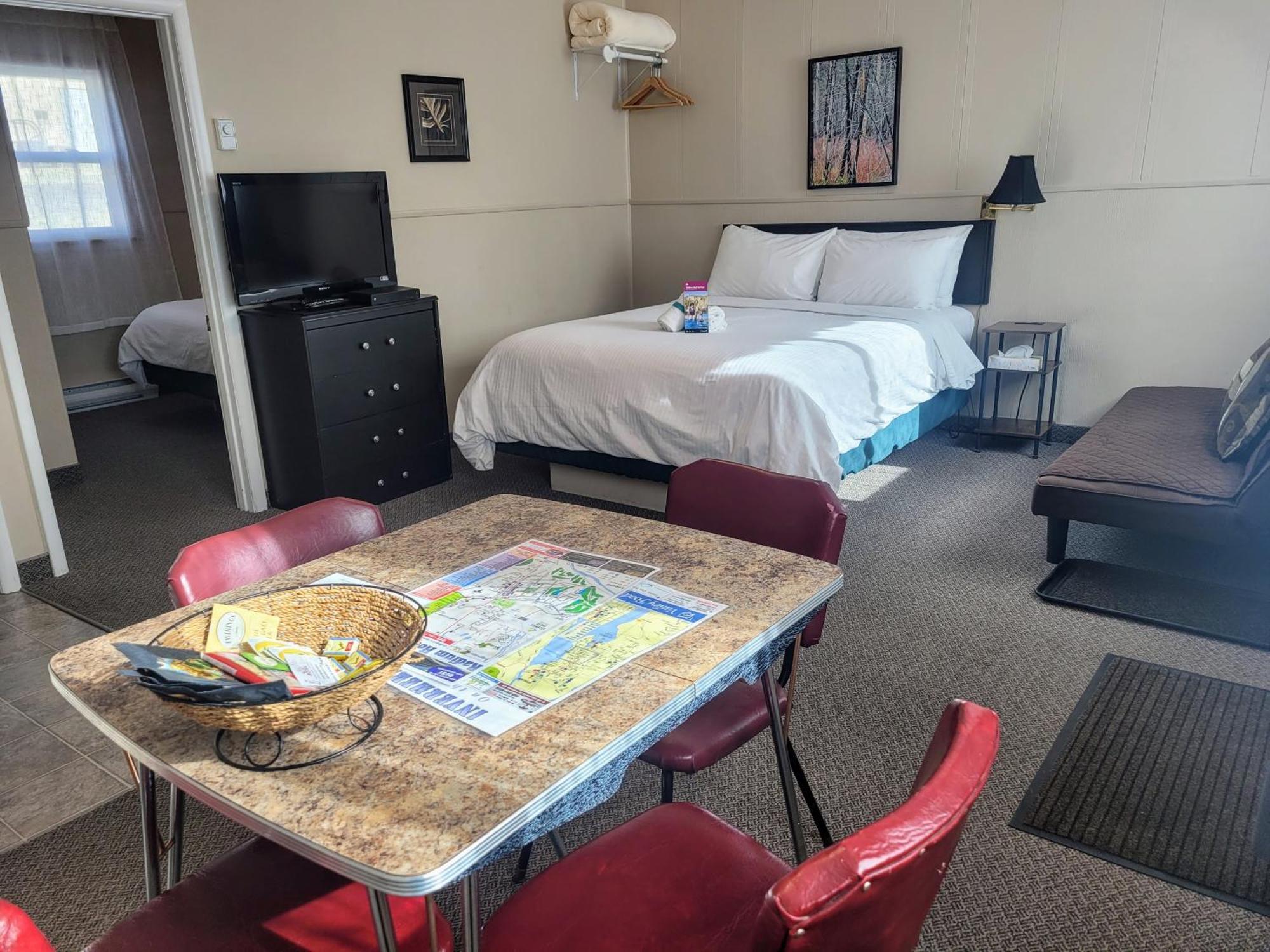 Lido Motel Radium Hot Springs Esterno foto