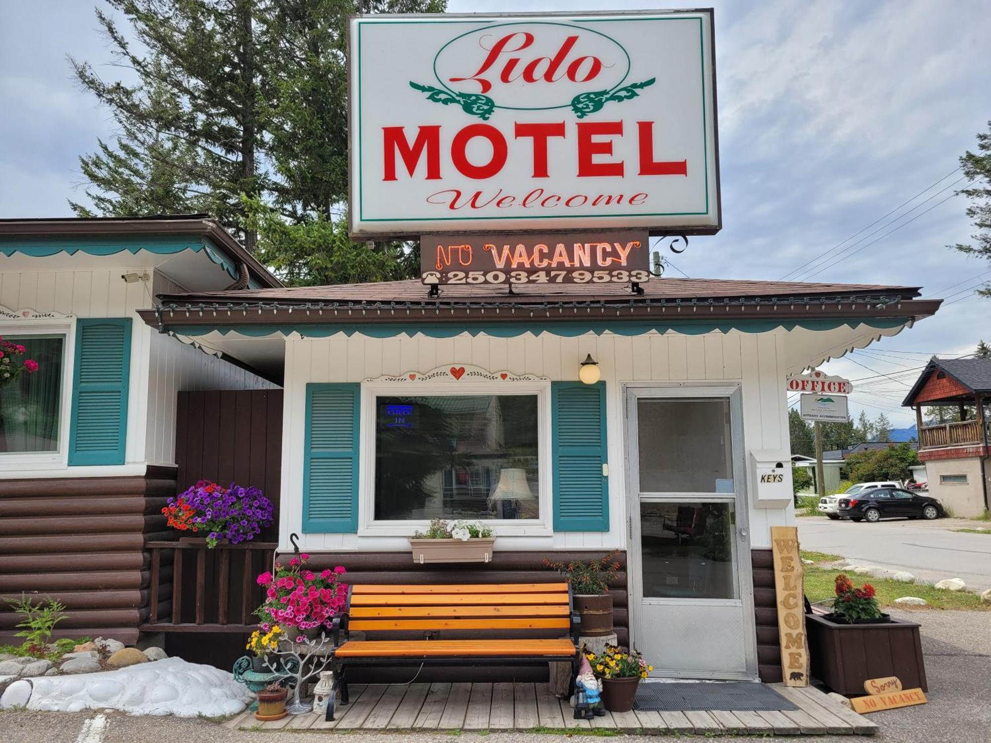 Lido Motel Radium Hot Springs Esterno foto